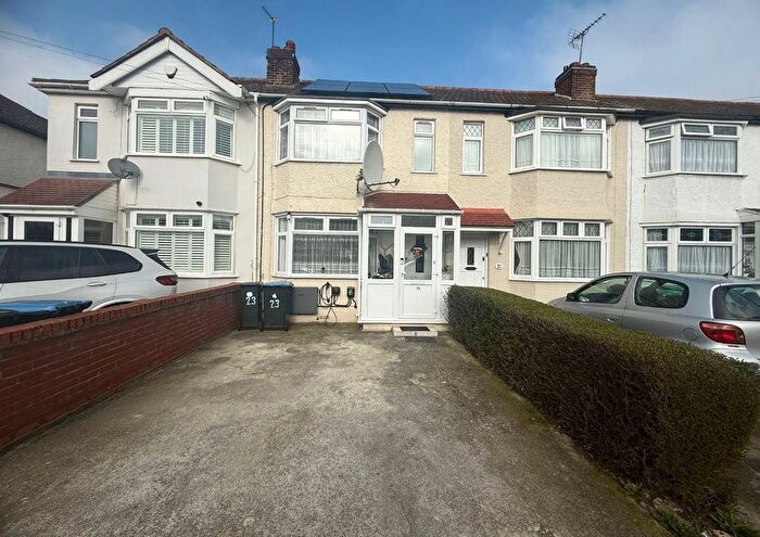 3 Bedroom Terraced House For Sale In Larmans Road, Enfield, EN3