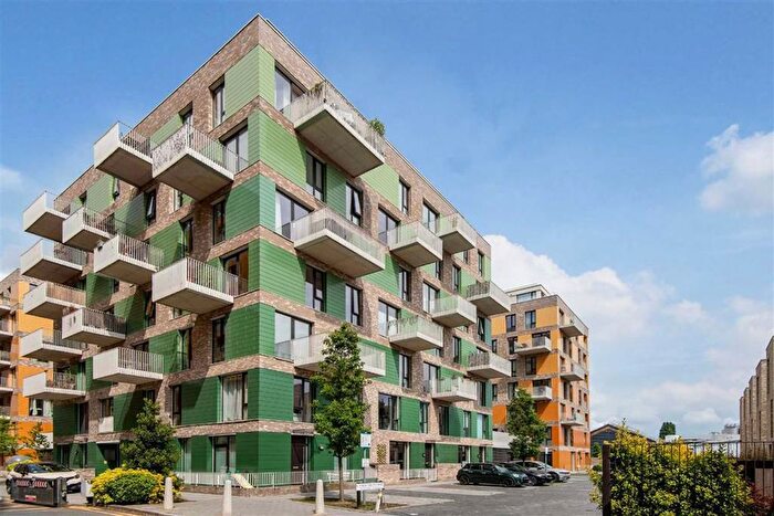 3 Bedroom Flat To Rent In Cyrus Field Street, Greenwich, SE10