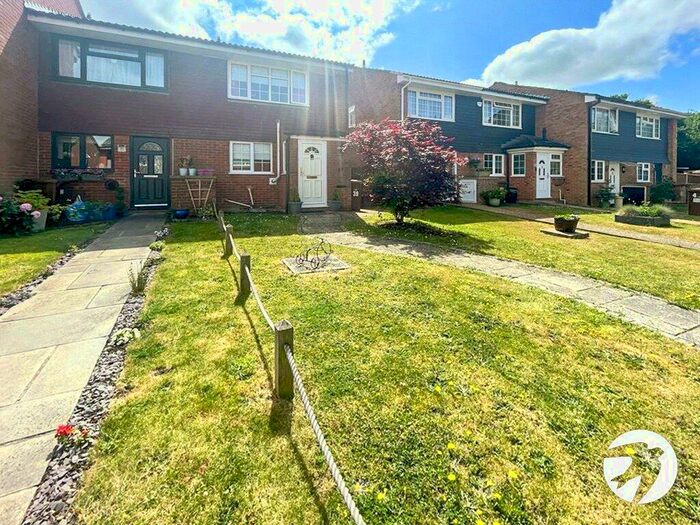 2 Bedroom End Of Terrace House To Rent In Abinger Drive, Chatham, Kent, ME5