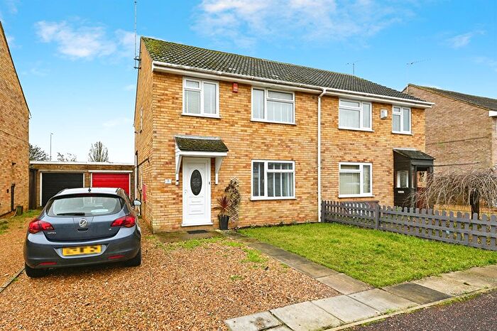 3 Bedroom Semi Detached House For Sale In Beaumont Way, King's Lynn, PE30