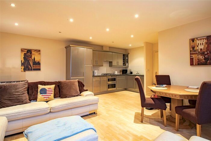 2 Bedroom Flat To Rent In Ashdene Gardens, Parkside Road, Reading, Berkshire, RG30