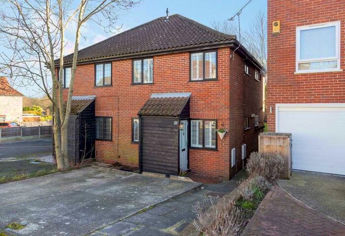 1 Bedroom Semi-Detached House To Rent In Warley Mount, Warley, Brentwood, Essex, CM14