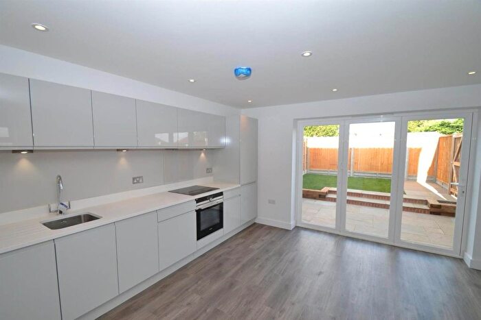 1 Bedroom Maisonette To Rent In Milton Drive, Borehamwood, Hertfordshire, WD6