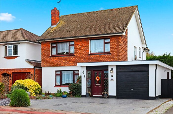 4 Bedroom Detached House For Sale In Wansfell Gardens, Thorpe Bay, Essex, SS1