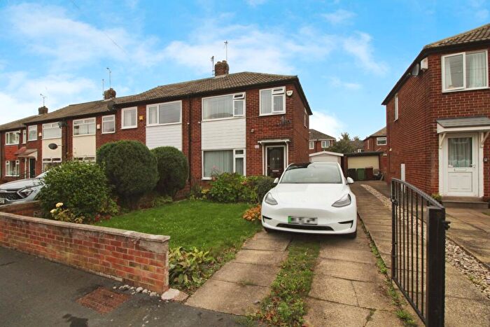 3 Bedroom Semi-Detached House To Rent In Springfield Avenue, Morley, Leeds, West Yorkshire, LS27