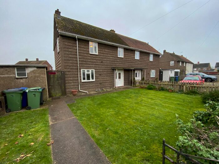 3 Bedroom Semi-Detached House To Rent In Mayflower Avenue, Immingham, DN40
