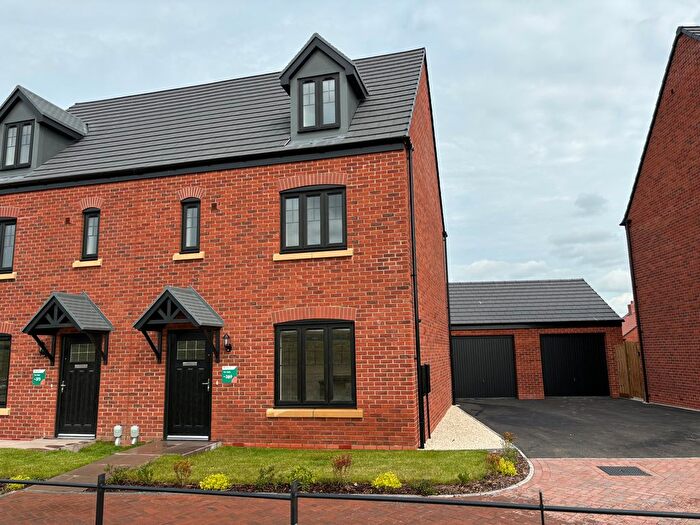 4 Bedroom Semi-Detached House To Rent In Harper Grove, Lichfield, WS14