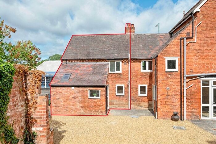 2 Bedroom End Terrace House For Sale In Worcester Road, Bromsgrove, B61