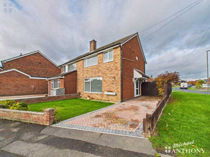 3 Bedroom Semi-Detached House For Sale In Ingram Avenue, Aylesbury, Buckinghamshire, HP21