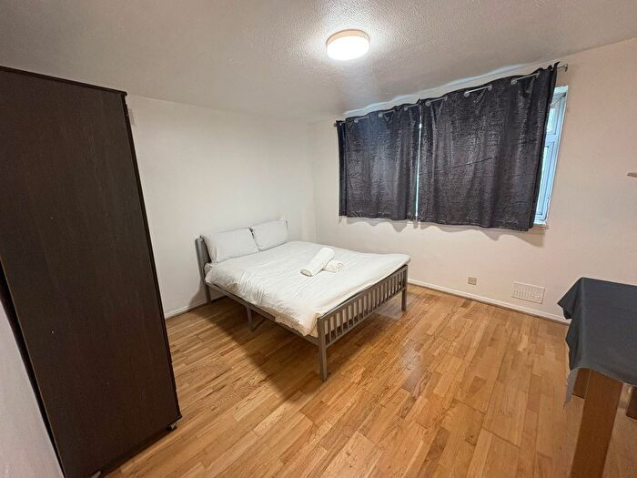 1 Bedroom Flat To Rent In Romford Road, London, E15