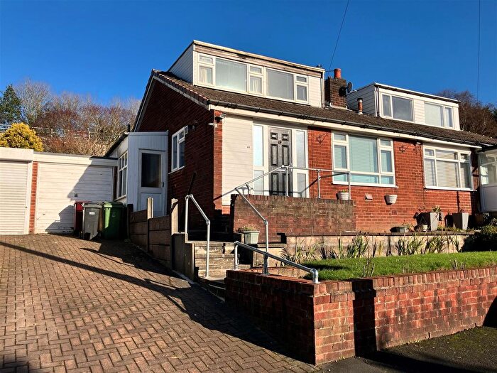 3 Bedroom Semi-Detached House For Sale In Bottom O Th Moor, Horwich, Bolton, BL6