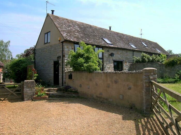 2 Bedroom End Of Terrace House To Rent In Horseshoe Barn, Welford Road Barton Bidford On Avon, Alcester, Warwickshire, B50