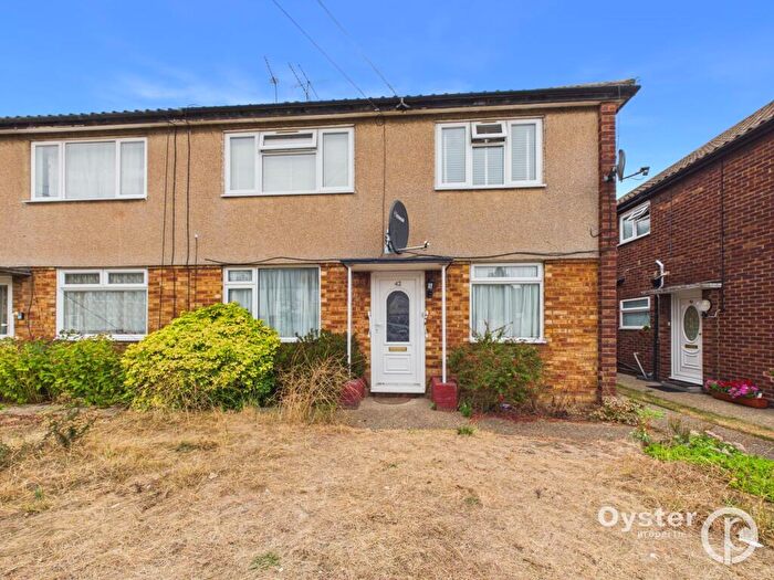 2 Bedroom Flat To Rent In Holmbridge Gardens, Enfield, EN3
