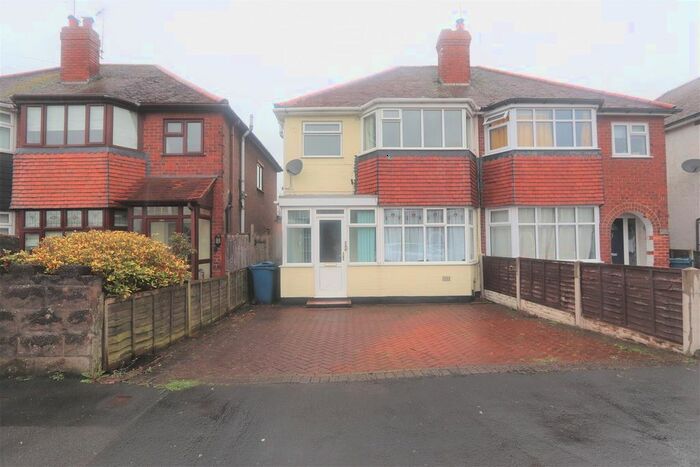 3 Bedroom Semi-Detached House To Rent In Oxford Gardens, Stafford, ST16