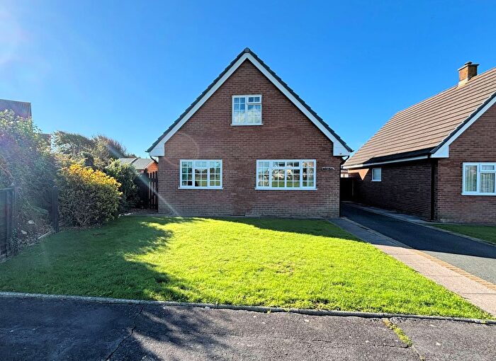 3 Bedroom Detached Bungalow For Sale In Faenol Isaf, Tywyn, LL35