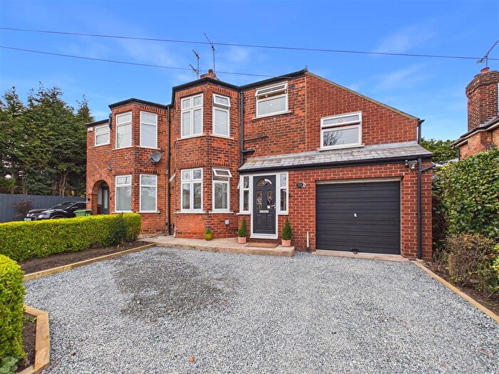 4 Bedroom Semi Detached House For Sale In Boothferry Road, Hessle, HU13