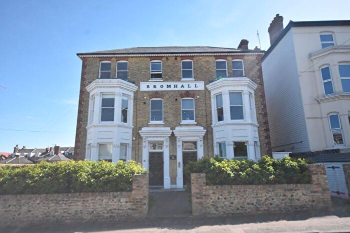 3 Bedroom Flat For Sale In Granville Road, Broadstairs, CT10