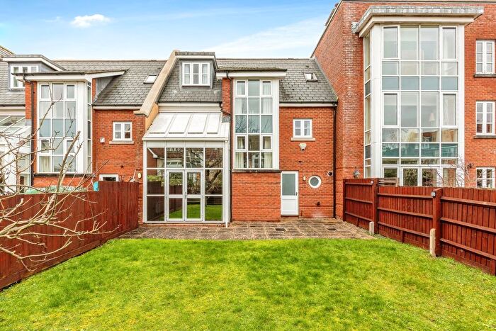 3 Bedroom Terraced House For Sale In Royal Victoria Park, Bristol, BS10