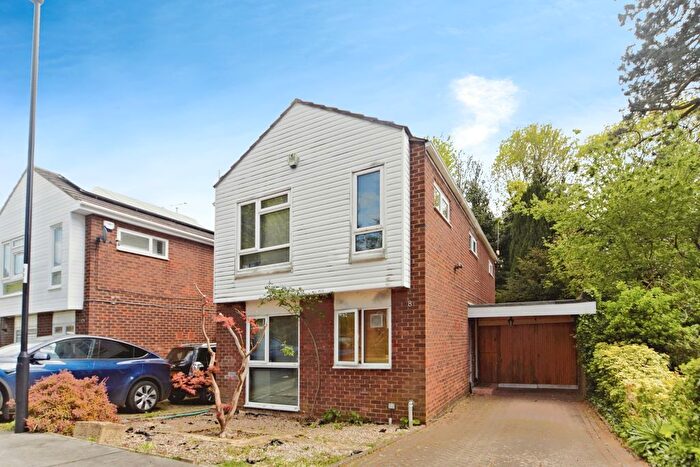 4 Bedroom Link Detached House For Sale In Rushmead Close, Croydon, CR0
