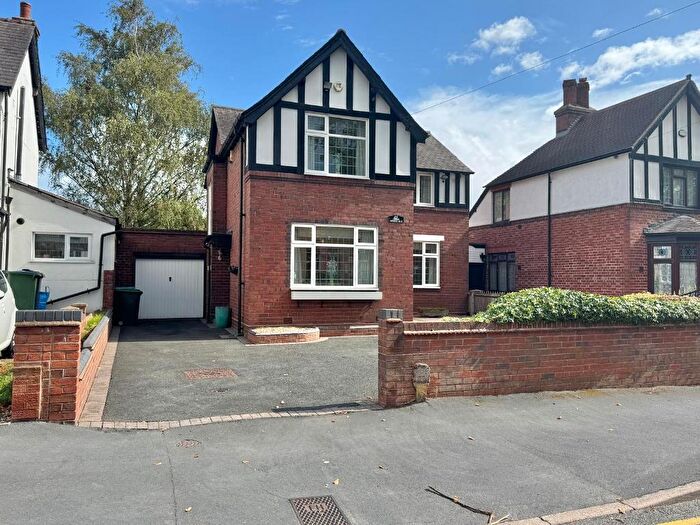 3 Bedroom Detached House For Sale In Church Vale, West Bromwich, West Midlands, B71