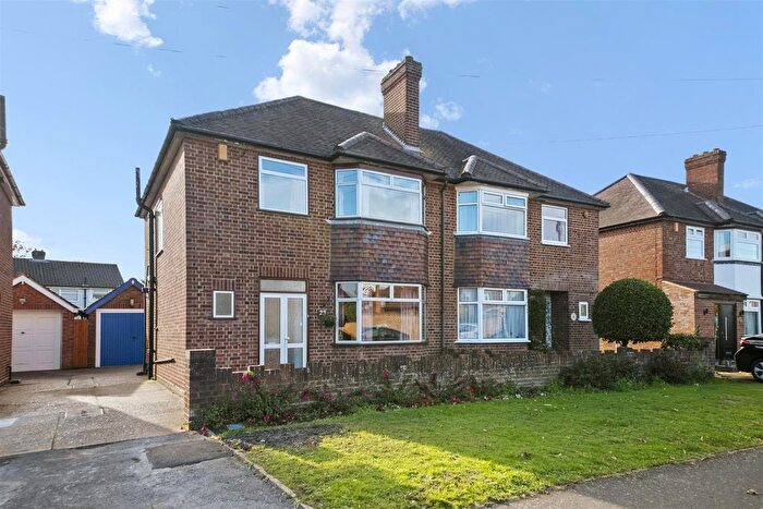 3 Bedroom Semi Detached House For Sale In Lebanon Avenue, Feltham, TW13