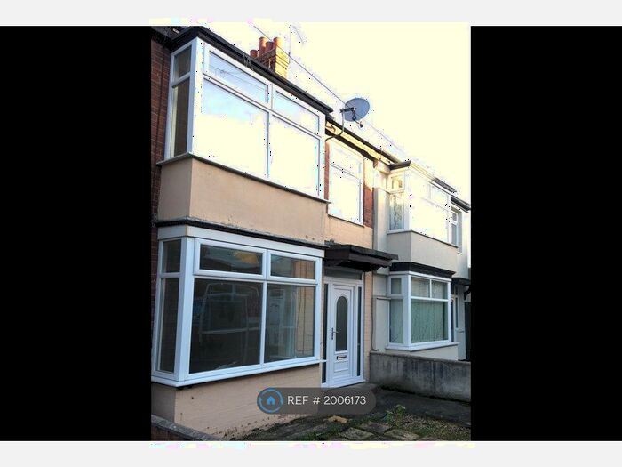3 Bedroom Terraced House To Rent In St. Nicholas Gardens, Hull, HU4