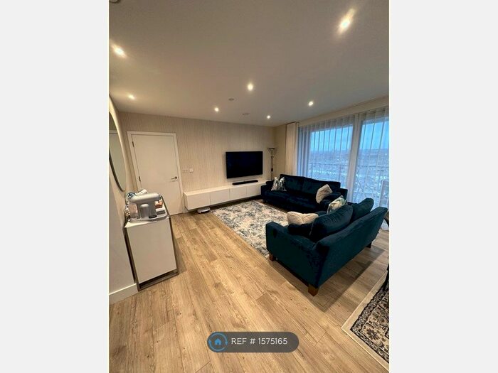 2 Bedroom Flat To Rent In Beck Square, London, E10