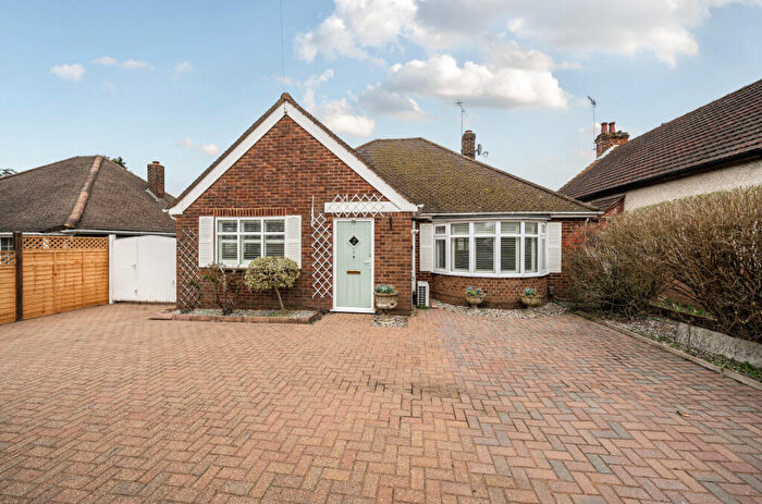 4 Bedroom Bungalow For Sale In Reading Road South, Church Crookham, Fleet, Hampshire, GU52