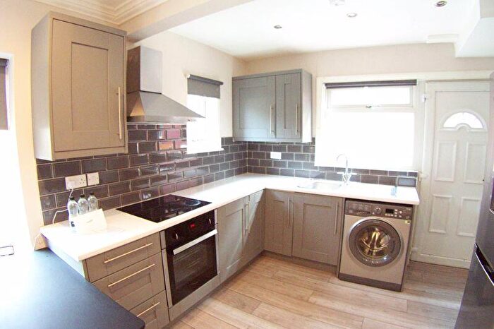 3 Bedroom Semi-Detached House To Rent In Brudenell Road, Leeds, LS6
