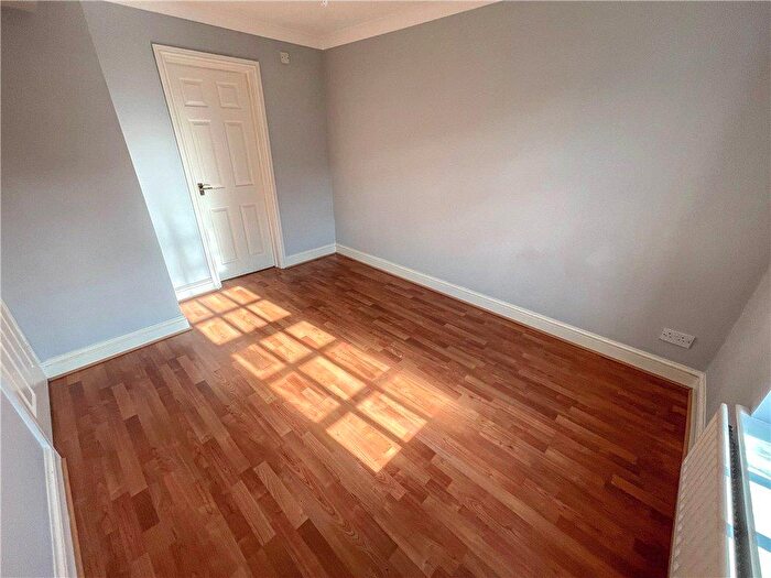 1 Bedroom Flat To Rent In Calcott Park, Yateley, GU46