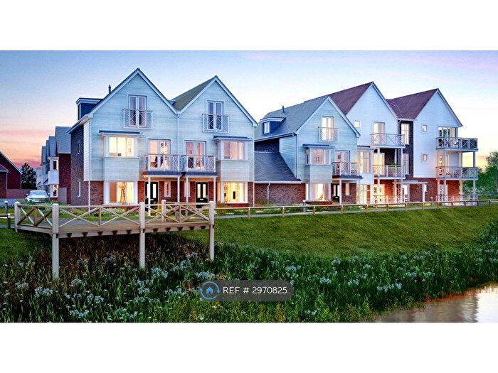 2 Bedroom Flat To Rent In Burtonshaw Court, Snodland, ME6
