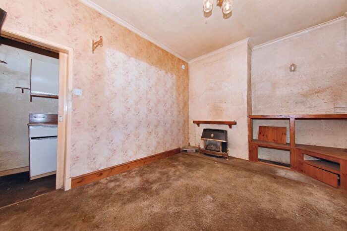 1 Bedroom End Of Terrace House For Sale In Peel Street, Morley, Leeds, LS27