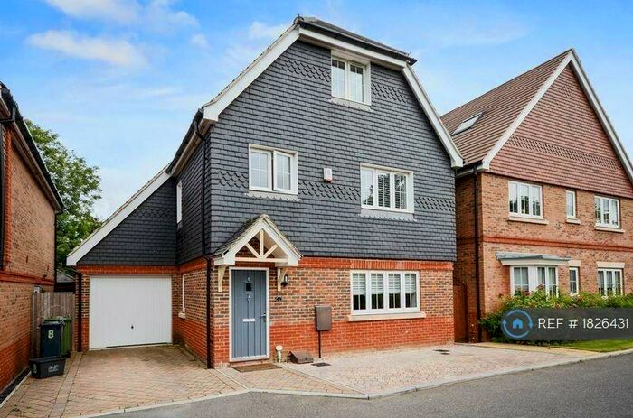 5 Bedroom Detached House To Rent In Ash Close, Banstead, SM7