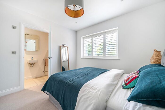 2 Bedroom Apartment To Rent In Yarnells Hill, Oxfordshire, OX2
