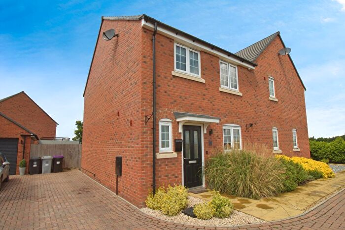 3 Bedroom Semi-Detached House For Sale In Brewton Drive, Deeping St James, PE6