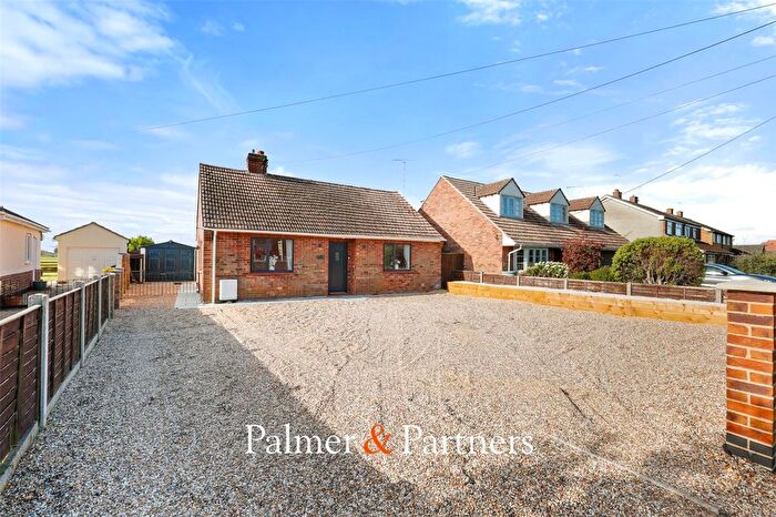 3 Bedroom Bungalow For Sale In Wivenhoe Road, Alresford, Colchester, Essex, CO7