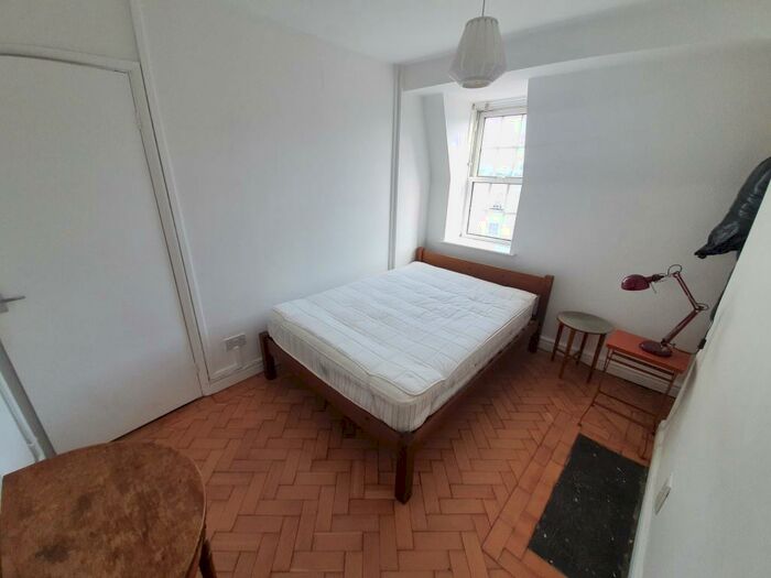 2 Bedroom Flat To Rent In Hotwell Road, Bristol, BS8