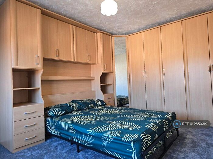 2 Bedroom Flat To Rent In Abergele Road, Colwyn Bay, LL29