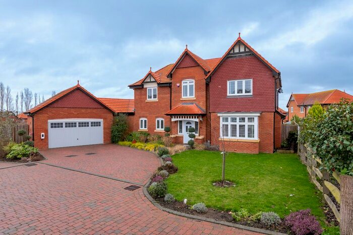 4 Bedroom Detached House For Sale In Ketley Close, Sheerness, ME12