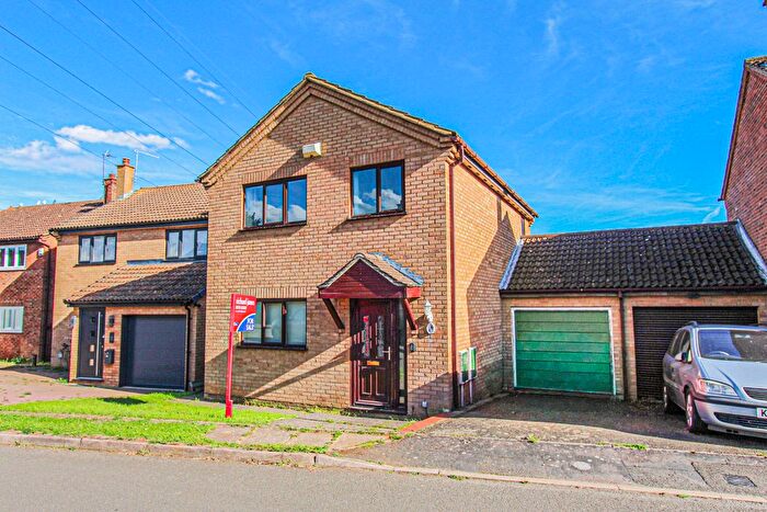 3 Bedroom Detached House For Sale In Express Close, Irthlingborough, NN9