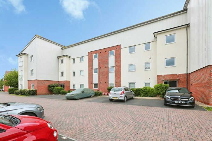 2 Bedroom Apartment For Sale In Mallard Close, Southam, CV47