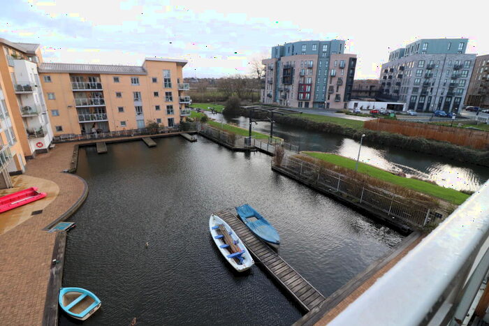 2 Bedroom Apartment To Rent In Lockside Marina, Chelmsford, CM2