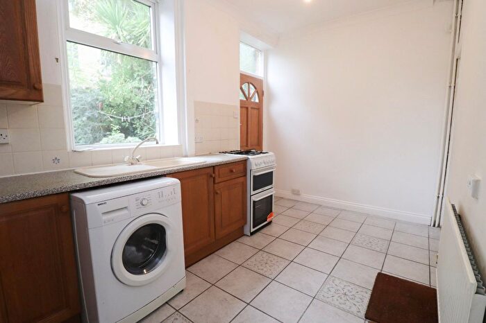 2 Bedroom Detached House To Rent In Bryan Street, Farsley, Pudsey, West Yorkshire, Uk, LS28