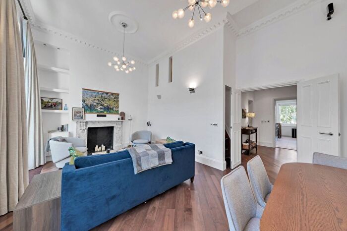 2 Bedroom Flat For Sale In Randolph Avenue, Little Venice, London, W9