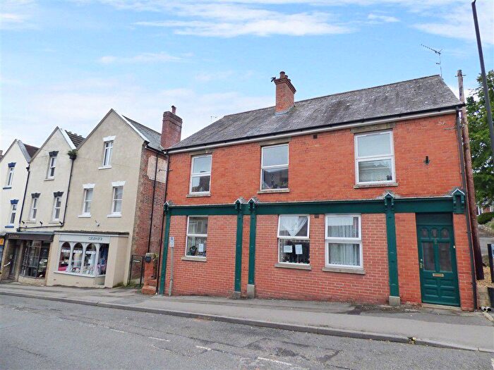 1 Bedroom Flat For Sale In High Street, Tisbury, SP3