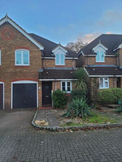 3 Bedroom Semi-Detached House To Rent In Summerfield Place, Ottershaw, Chertsey, KT16