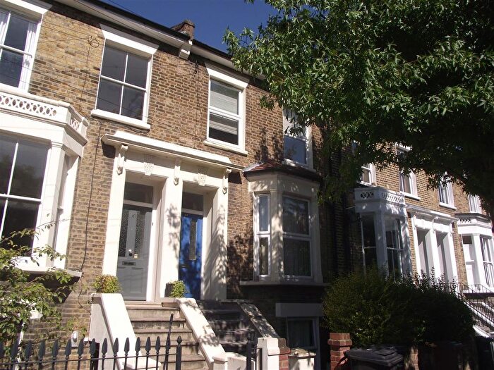 2 Bedroom Flat To Rent In Southborough Road, Hackney, London, E9