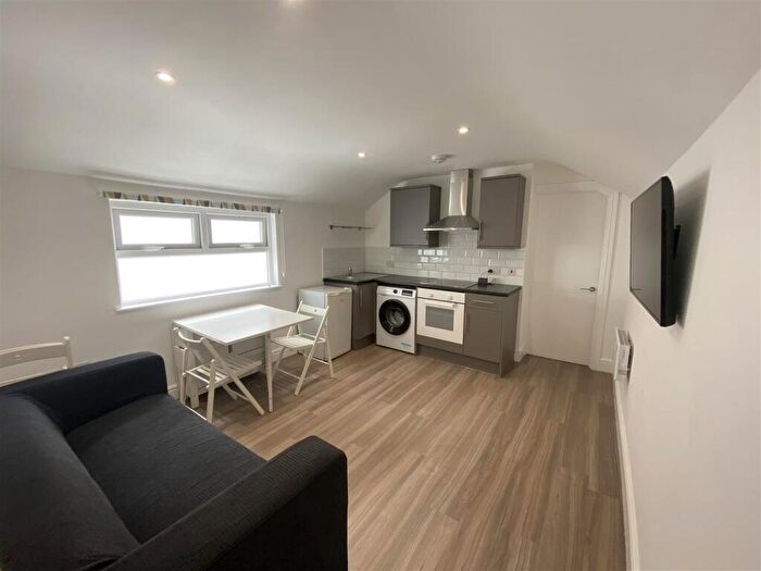 1 Bedroom Flat To Rent In Crwys Road, Cardiff, CF24