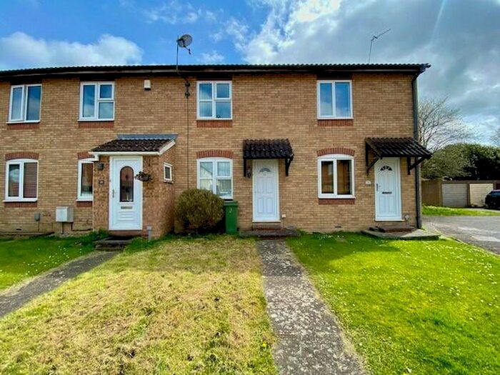 1 Bedroom Terraced House To Rent In Deverill Road, Aylesbury, HP21