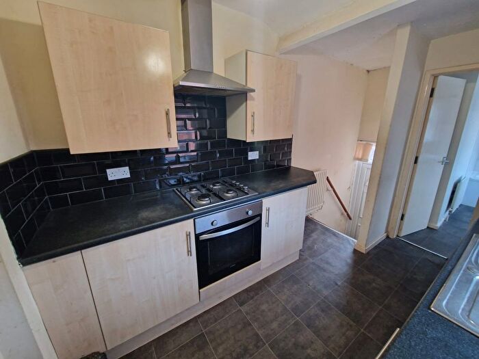 3 Bedroom Flat To Rent In Windsor Avenue, Gateshead, NE8